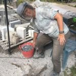 Het ouderwetse handwerk. Al heel wat werk verzet.

#carvedbyhand #beeldhouweninsteen #workinprogress #bluestone #iershardsteen